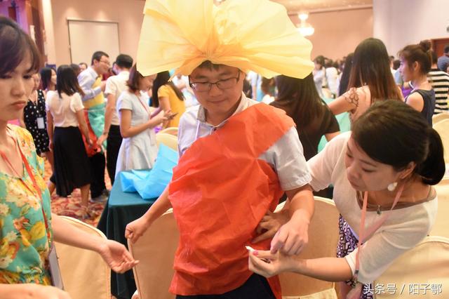 深圳第16届粤港万人相亲会 猪八戒背媳妇都来了！