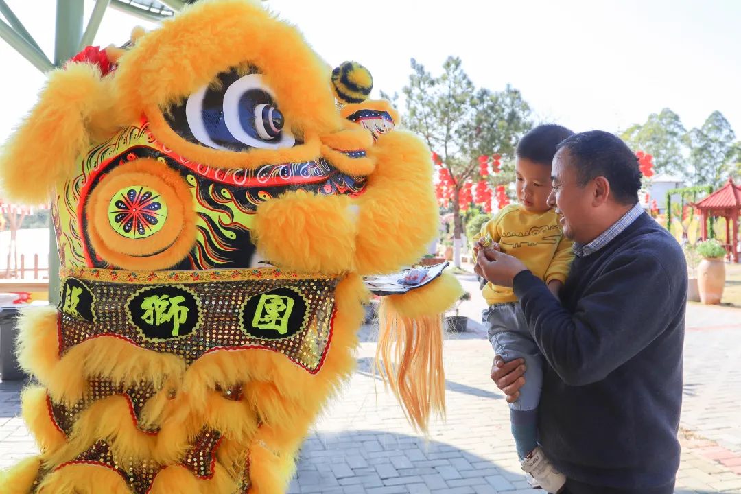 元宵节观音山上的幸福团圆游，溢出屏幕的热闹